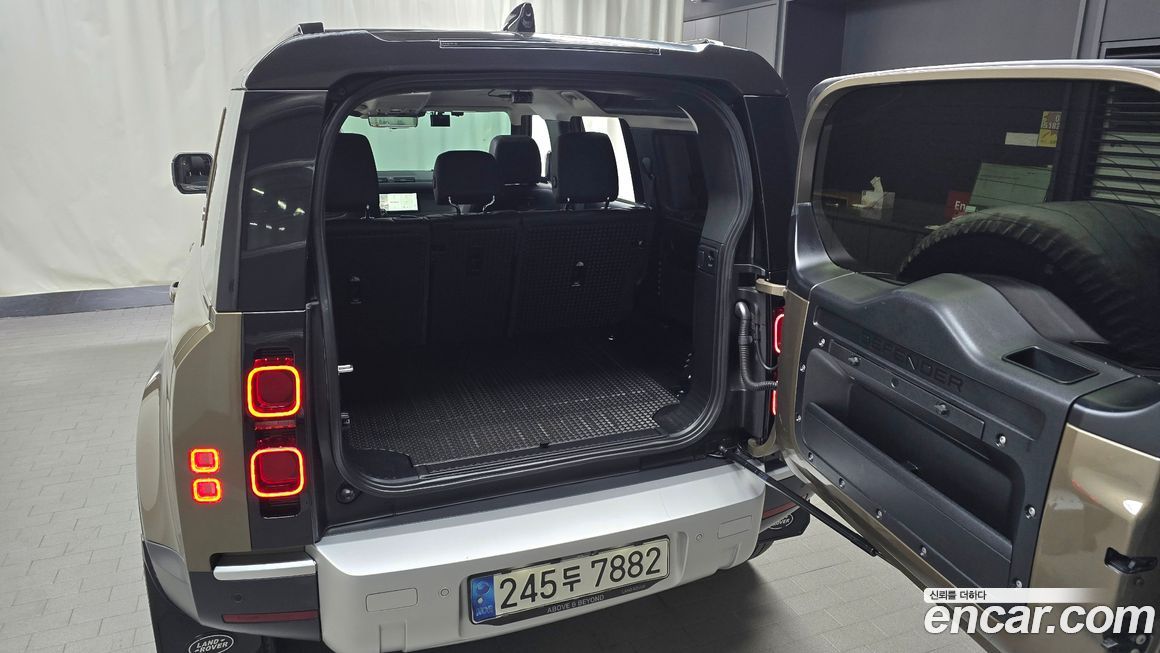 Land Rover Defender 2020