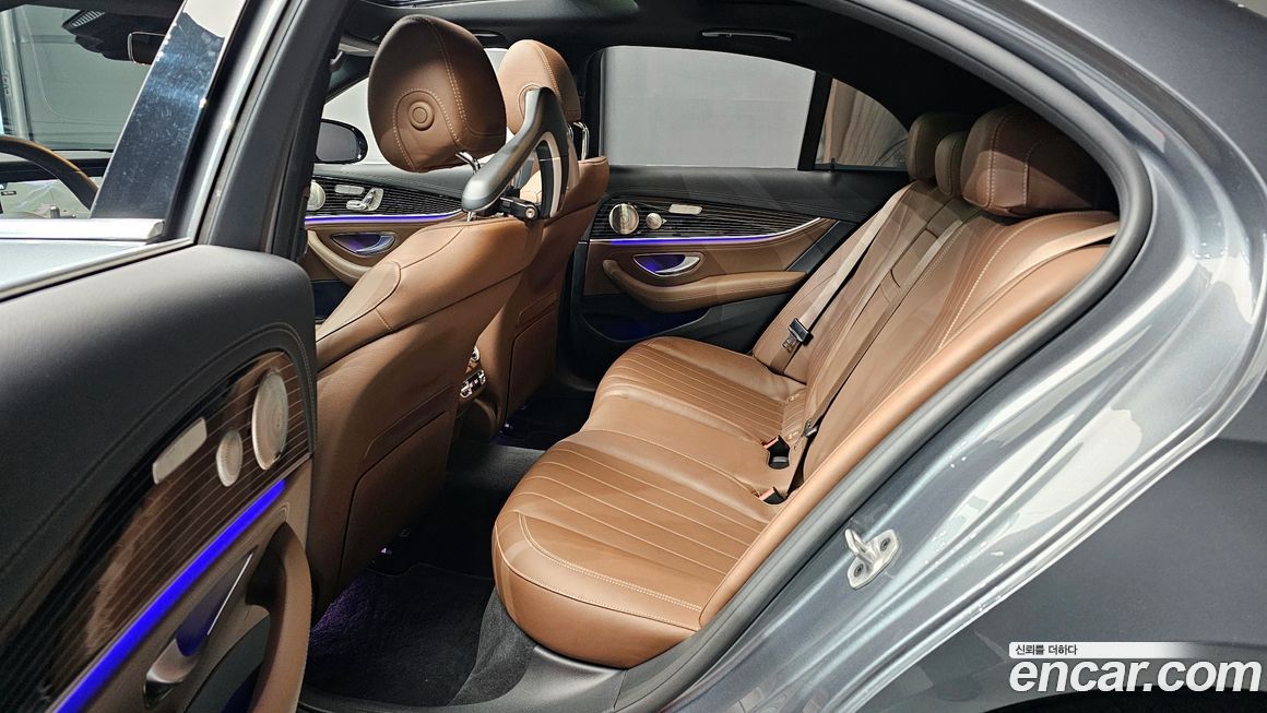Mercedes-Benz E-Class 2021