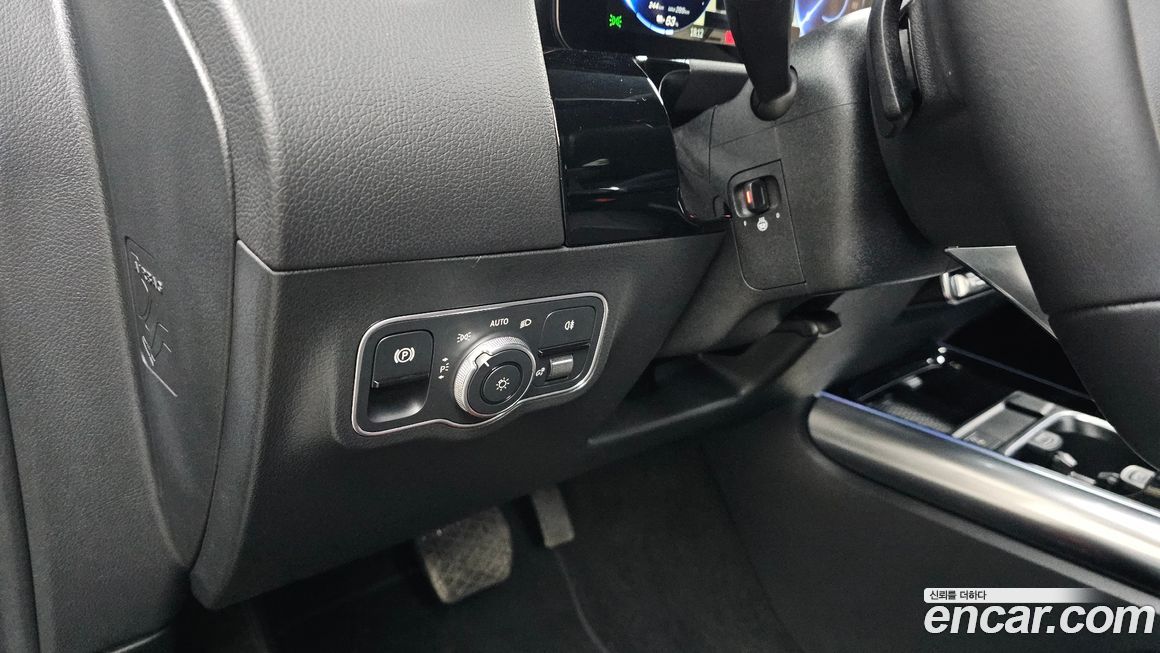 Mercedes-Benz EQA 2025