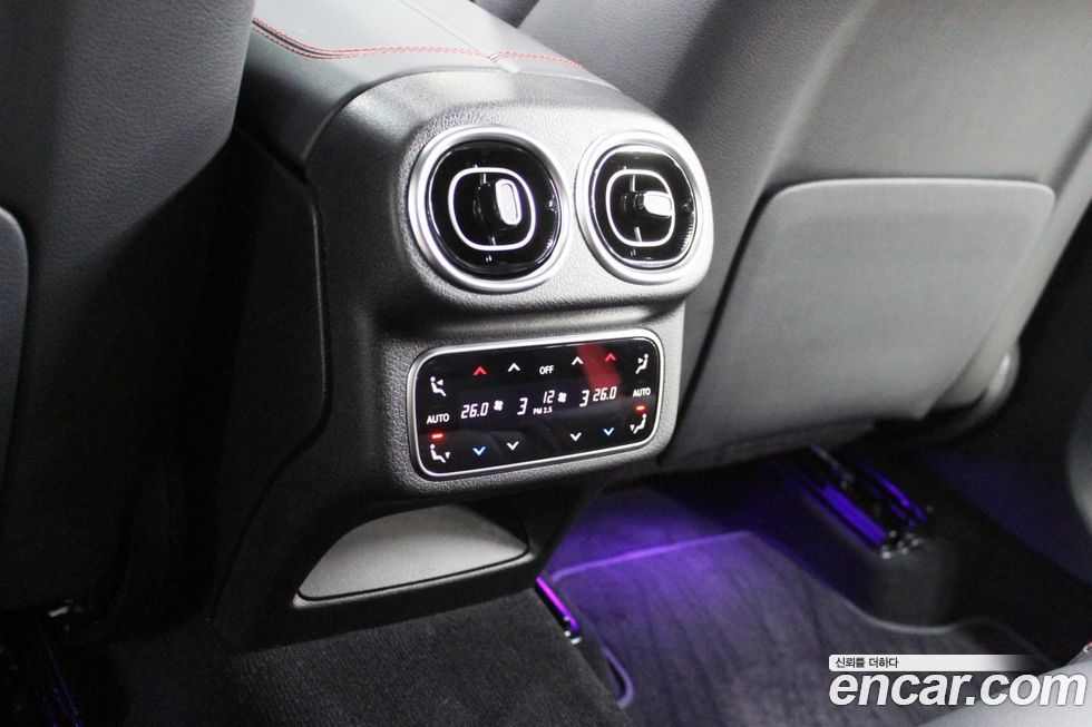 Mercedes-Benz GLC-Class 2025