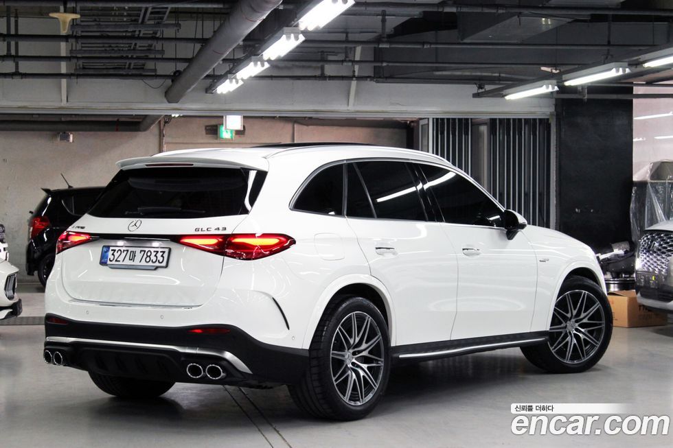 Mercedes-Benz GLC-Class 2025