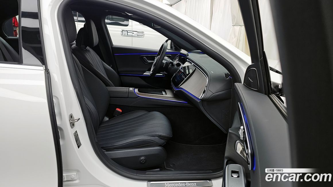 Mercedes-Benz E-Class 2025