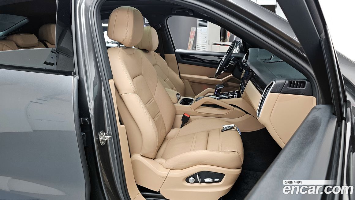 Porsche Cayenne 2021