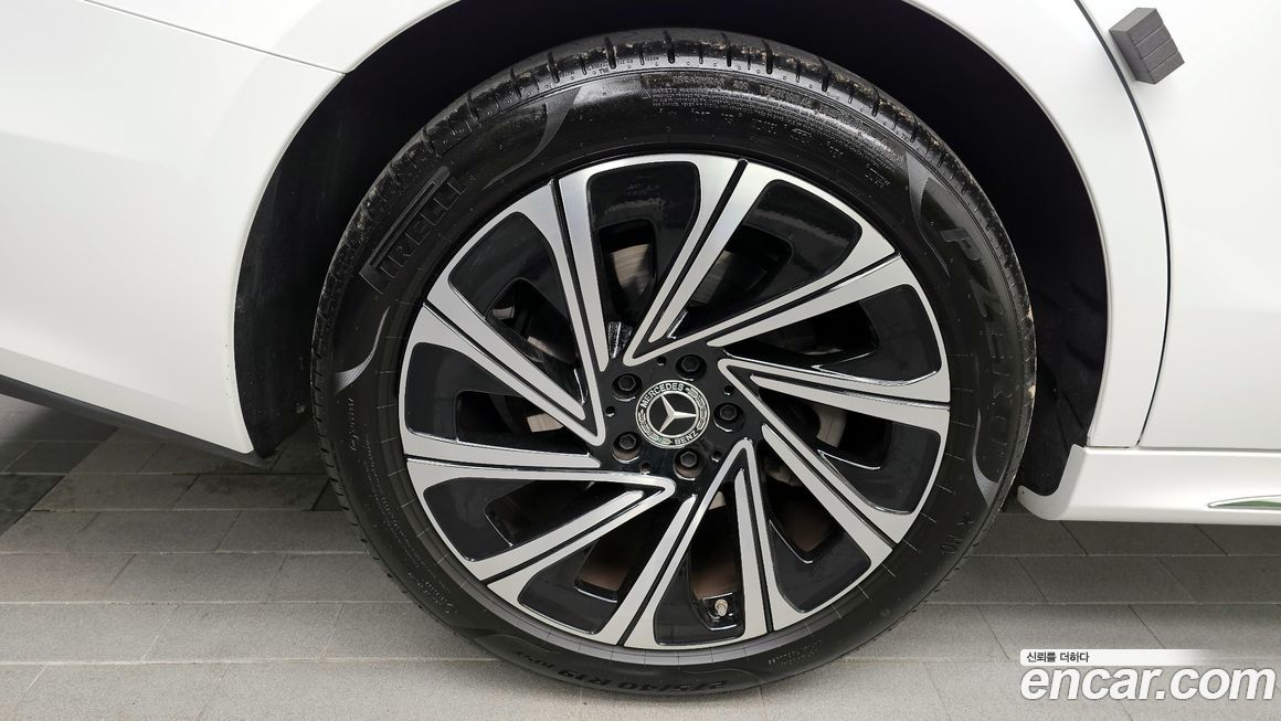 Mercedes-Benz E-Class 2025