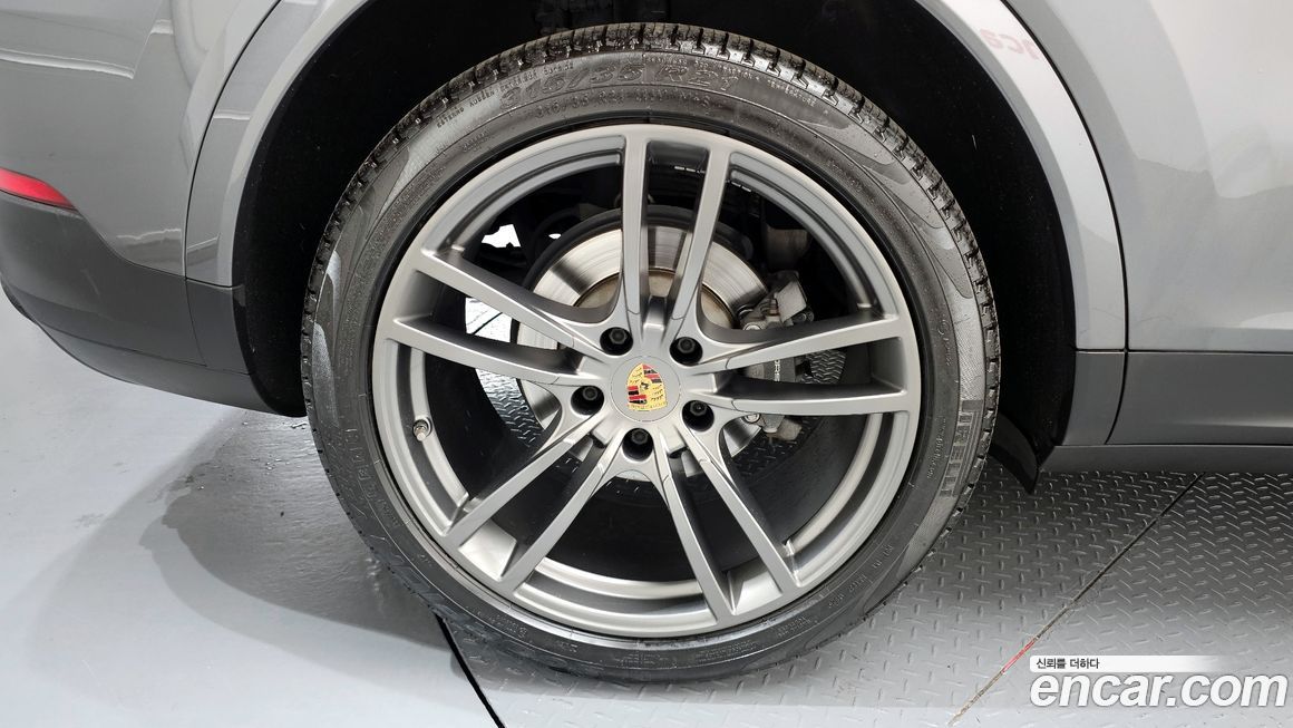 Porsche Cayenne 2021