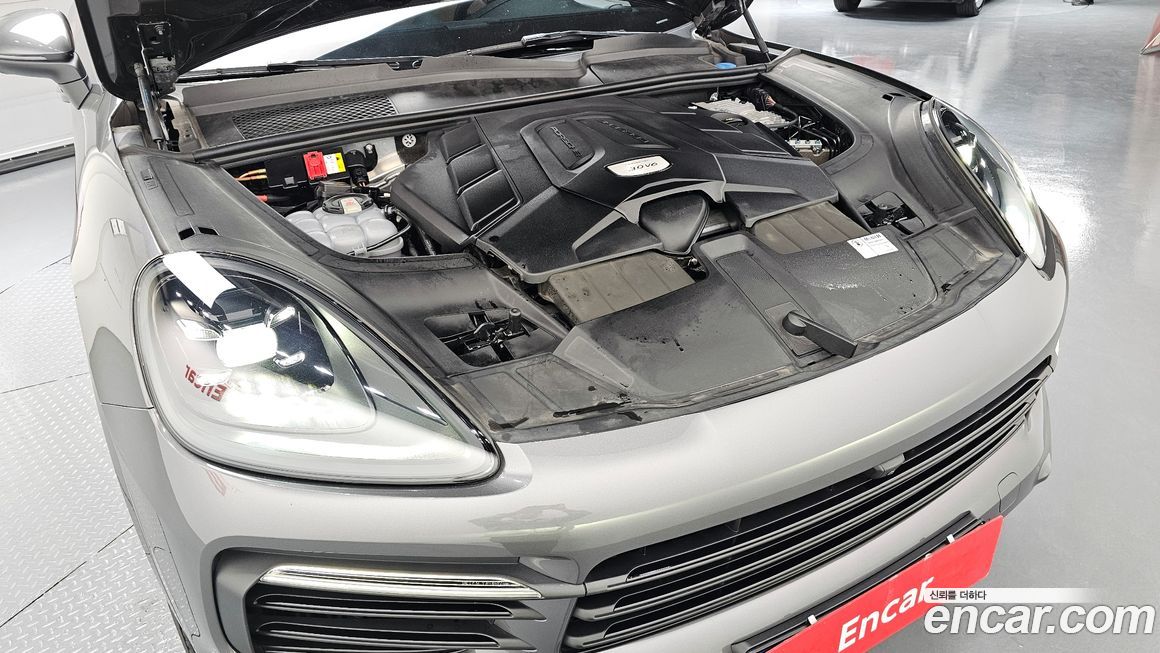 Porsche Cayenne 2021