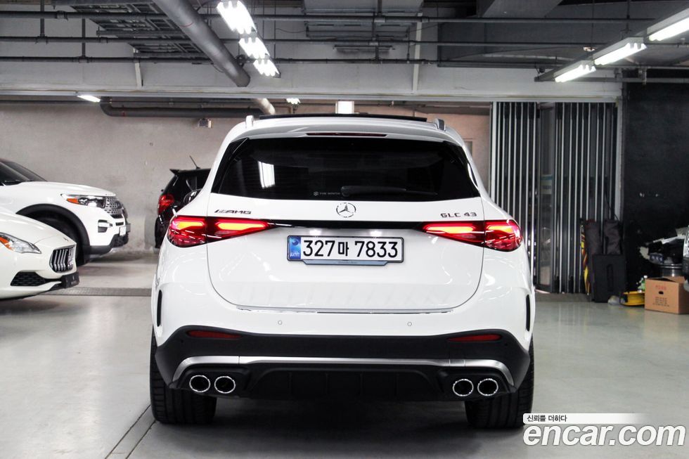 Mercedes-Benz GLC-Class 2025