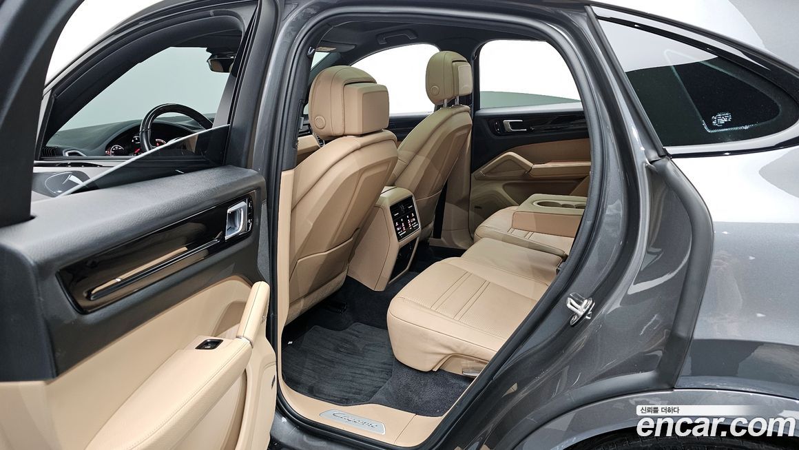 Porsche Cayenne 2021