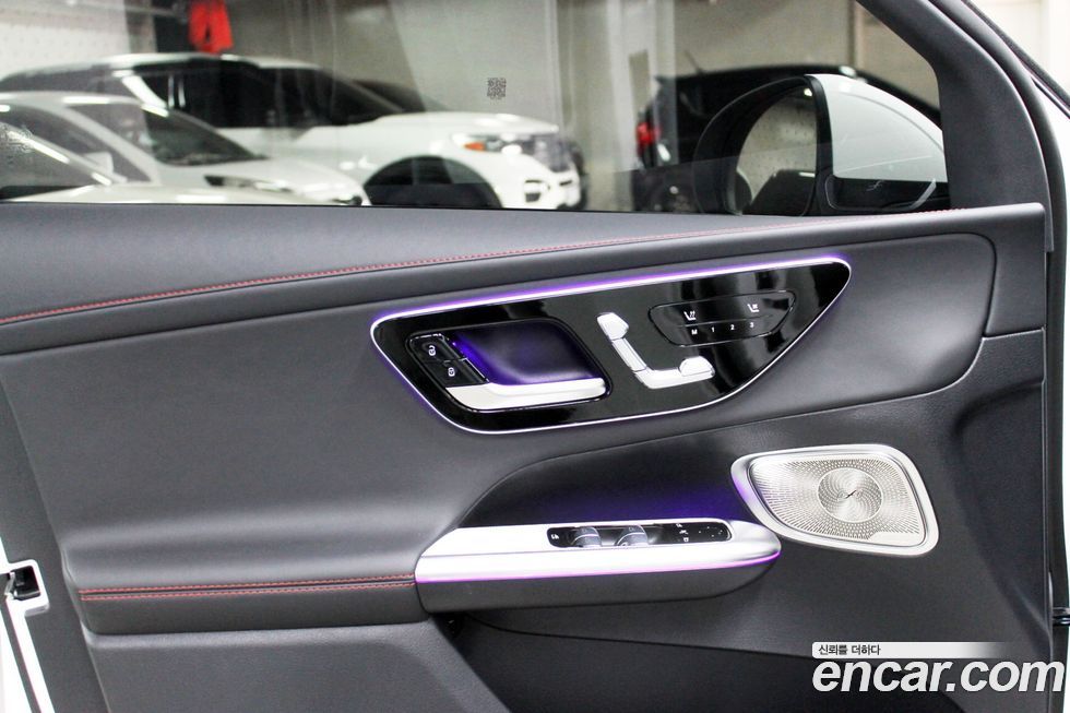 Mercedes-Benz GLC-Class 2025