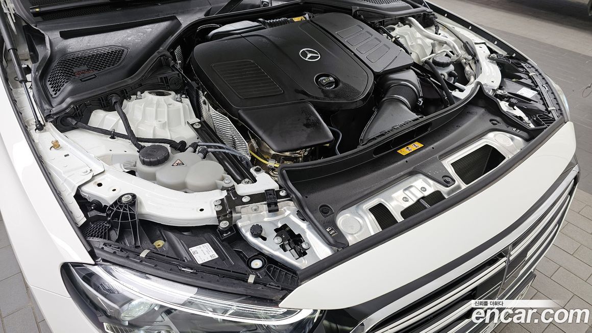 Mercedes-Benz E-Class 2025