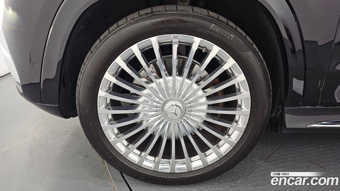 Mercedes-Benz GLS-Class 2023