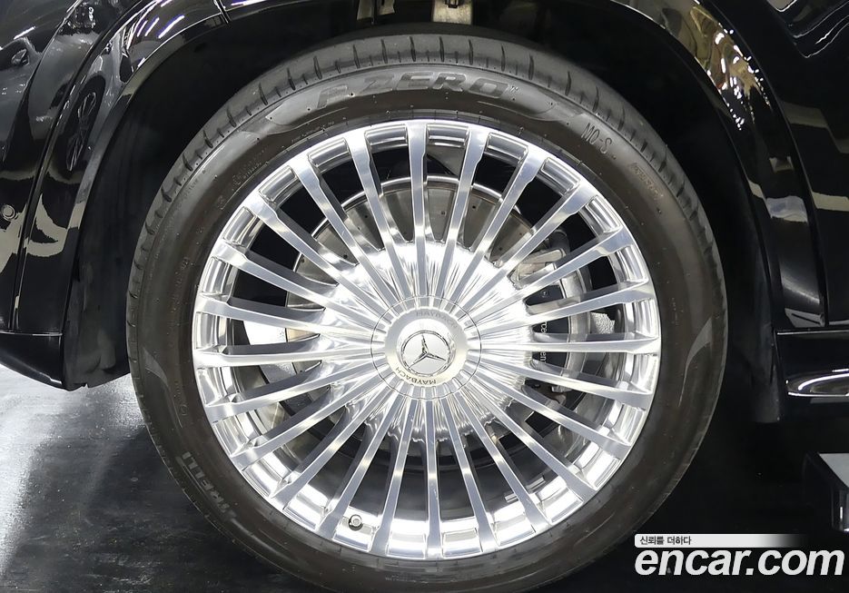 Mercedes-Benz GLS-Class 2023