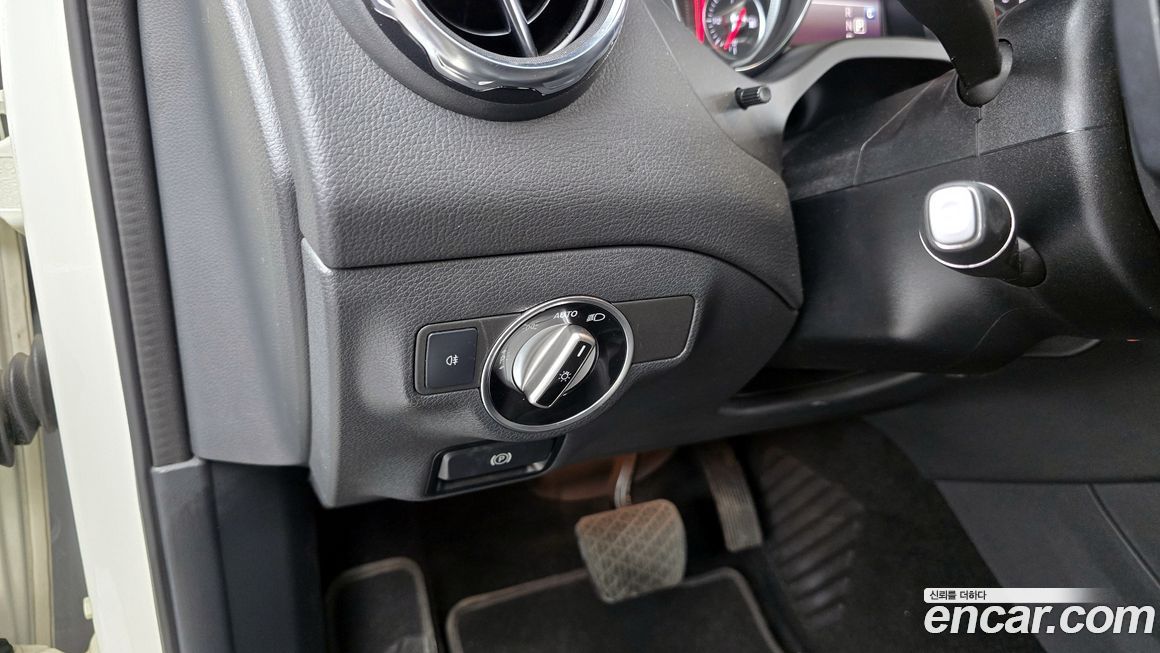 Mercedes-Benz GLA-Class 2018