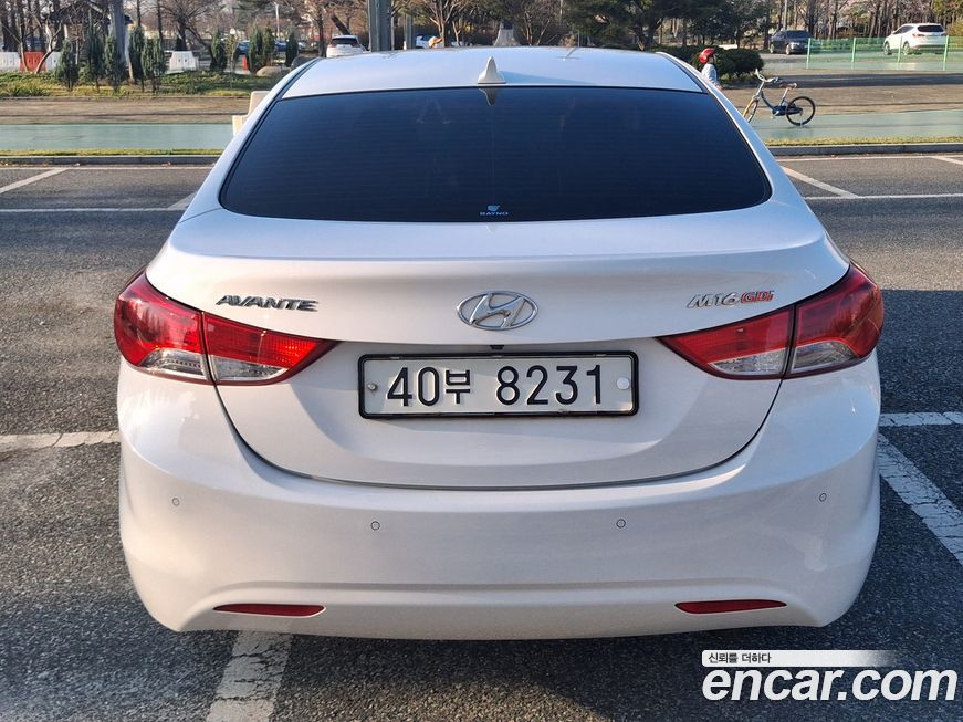 Hyundai AVANTE 2012