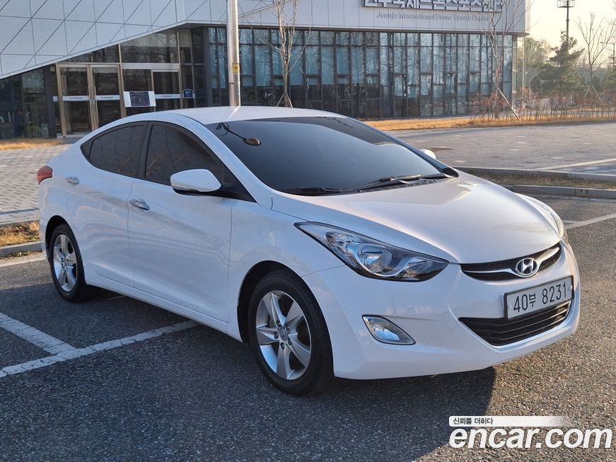 Hyundai AVANTE 2012