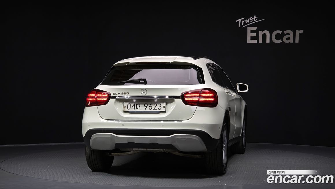 Mercedes-Benz GLA-Class 2018