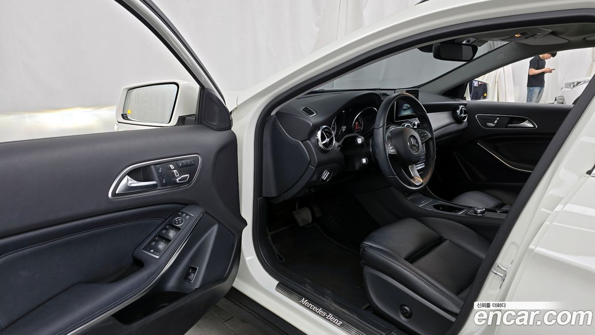 Mercedes-Benz GLA-Class 2018