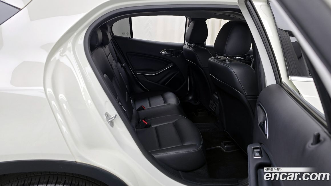 Mercedes-Benz GLA-Class 2018