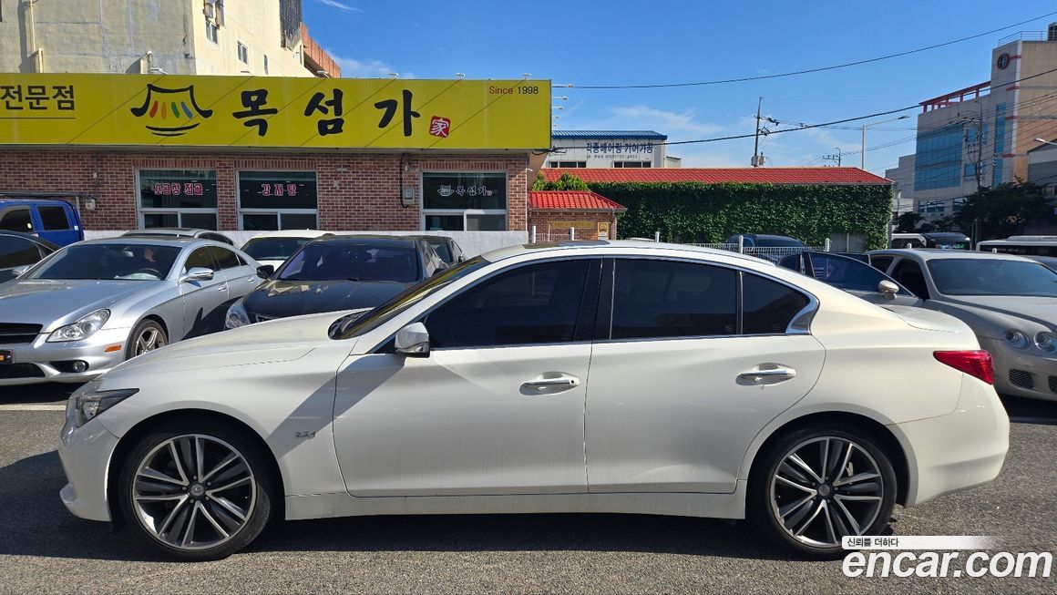 Infiniti Q50 2015