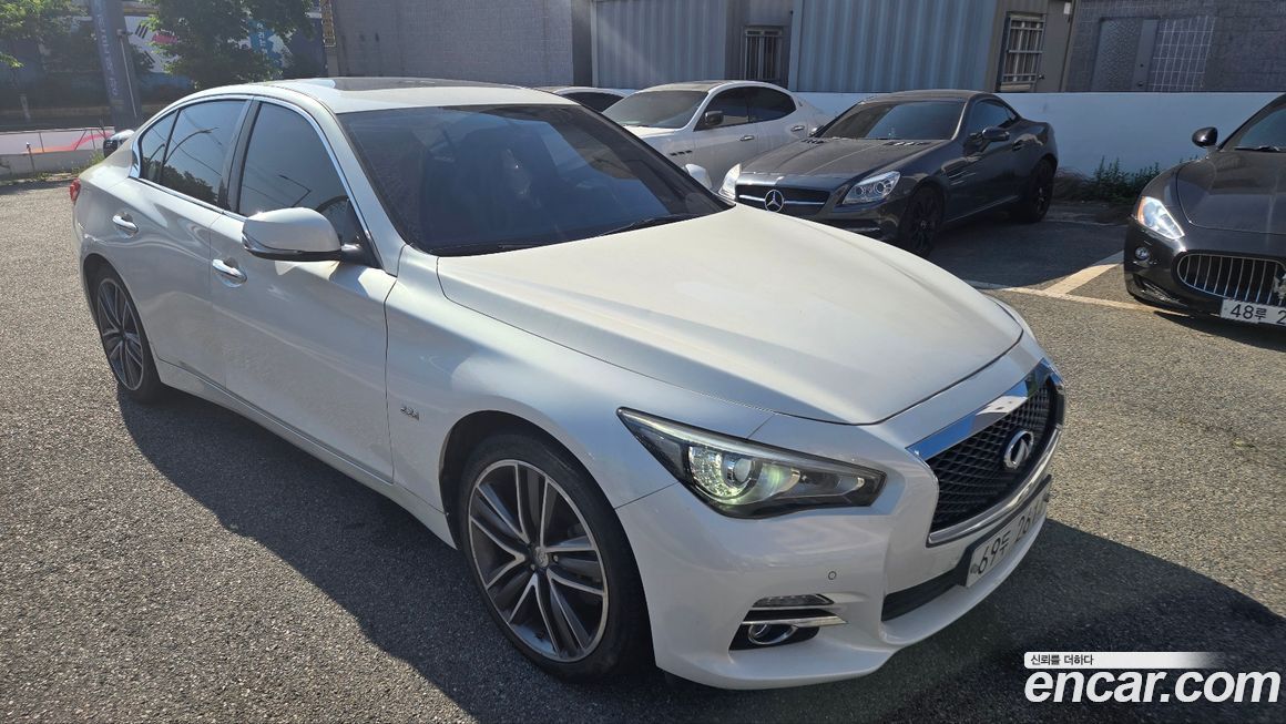 Infiniti Q50 2015