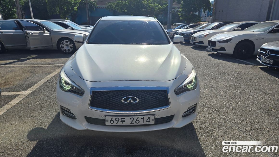 Infiniti Q50 2015