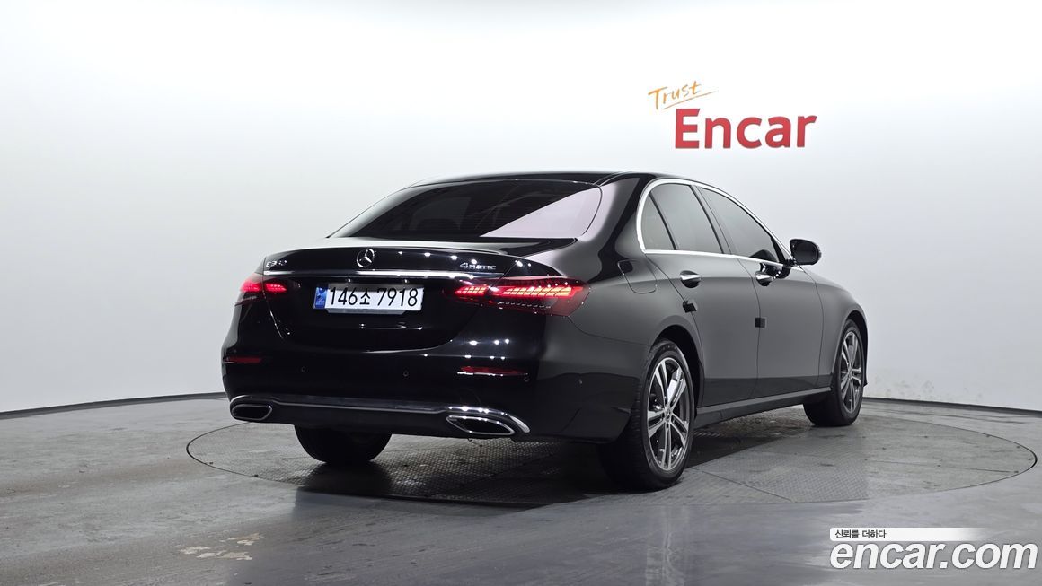 Mercedes-Benz E-Class 2022