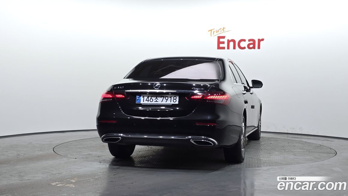 Mercedes-Benz E-Class 2022