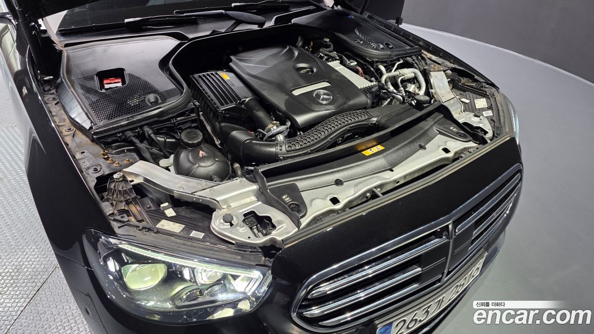 Mercedes-Benz E-Class 2023