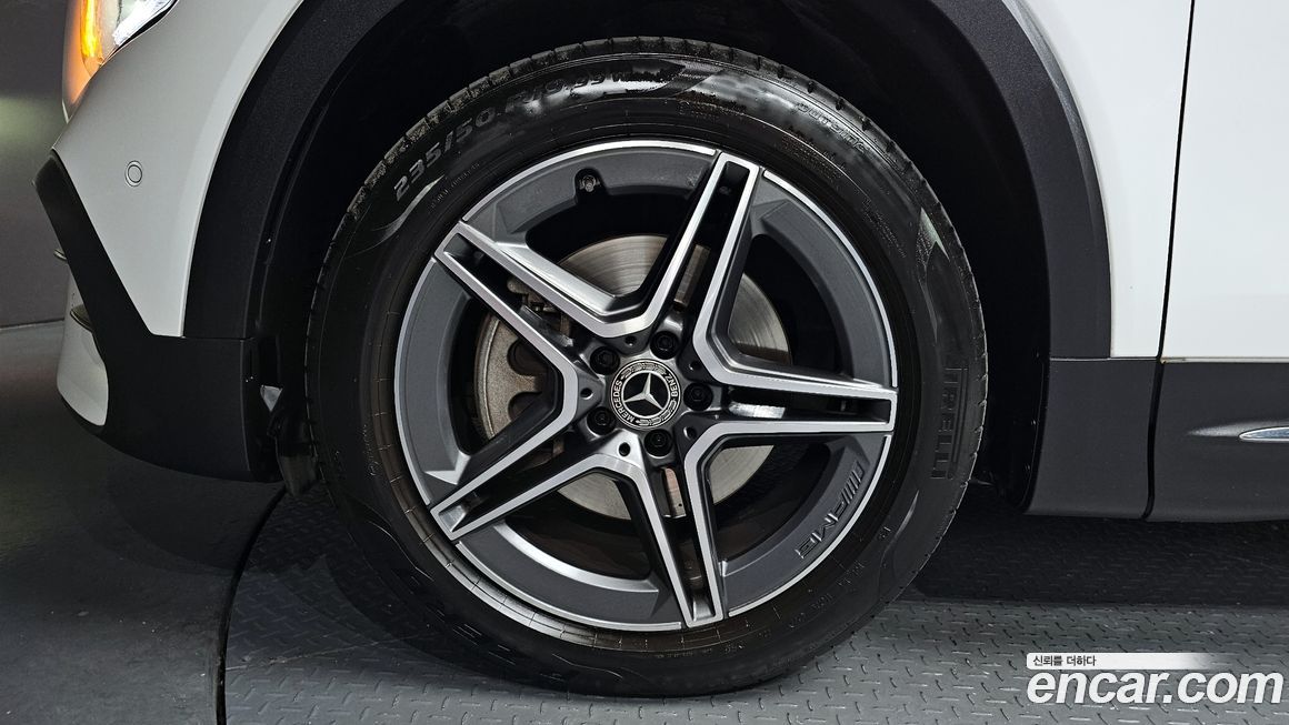 Mercedes-Benz GLB-Class 2022