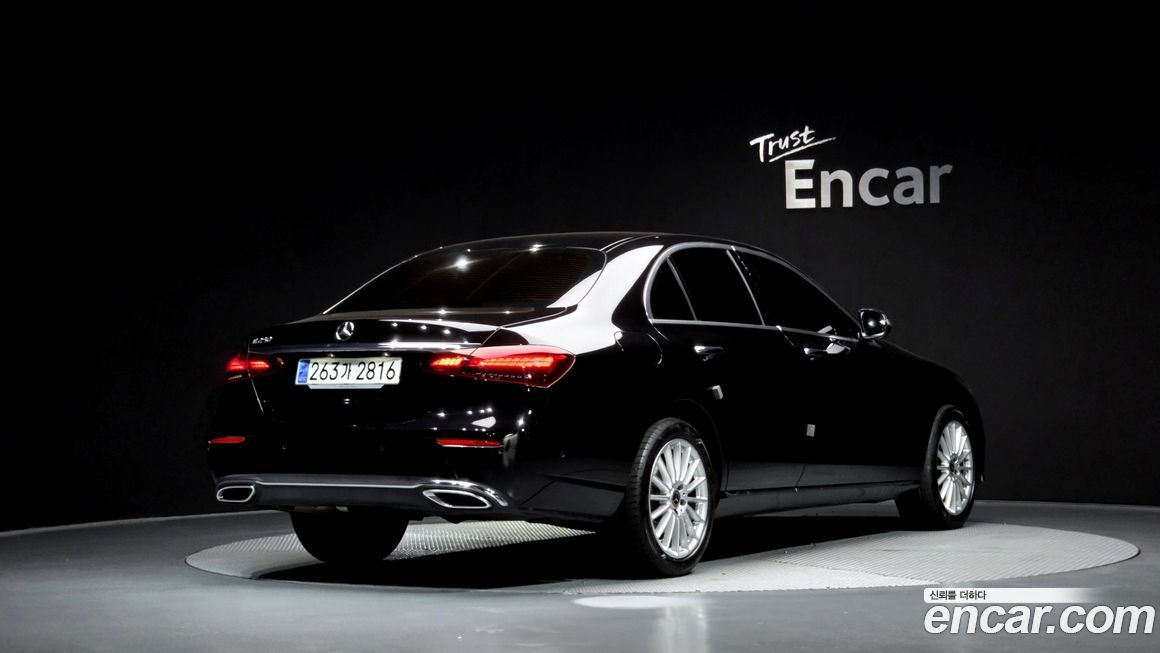 Mercedes-Benz E-Class 2023