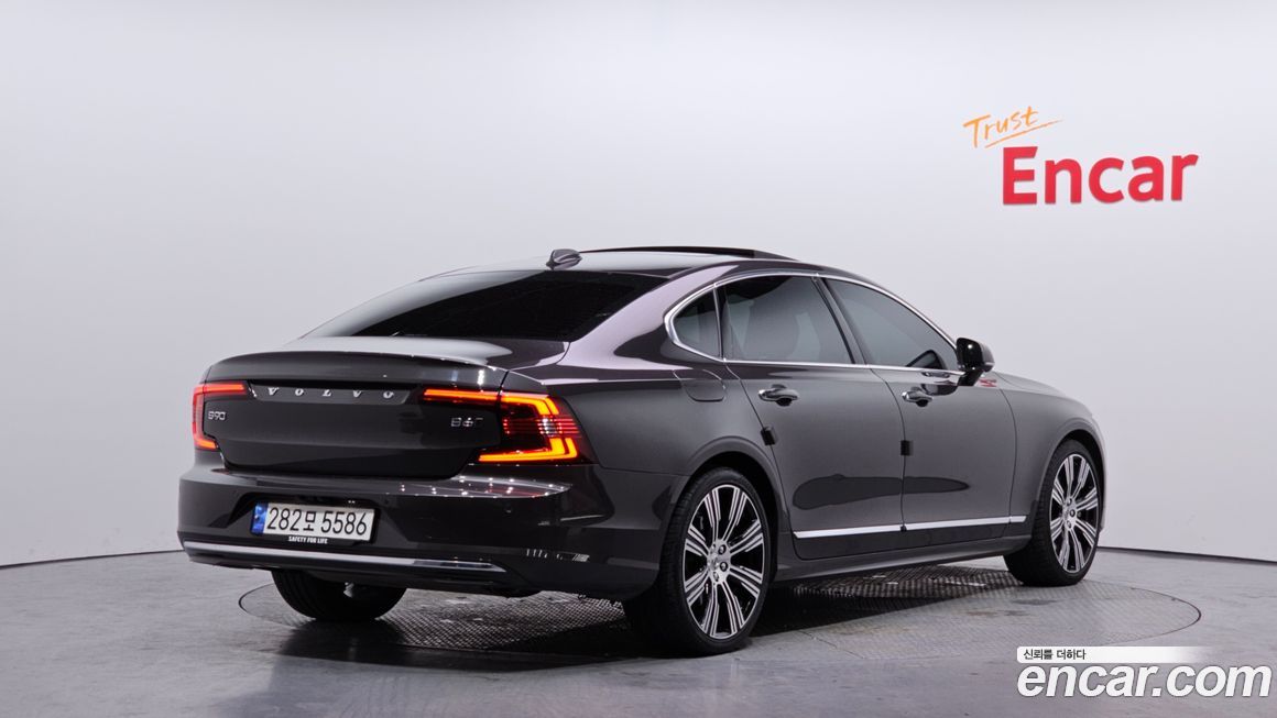 Volvo S90 2023