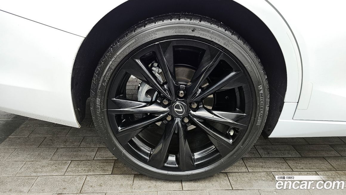 Lexus ES 2024