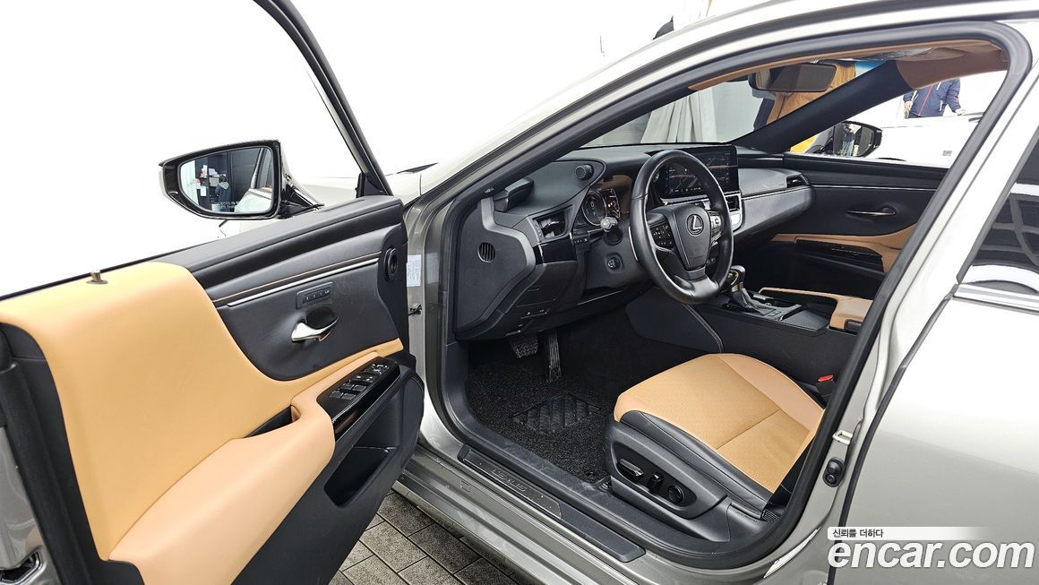 Lexus ES 2024