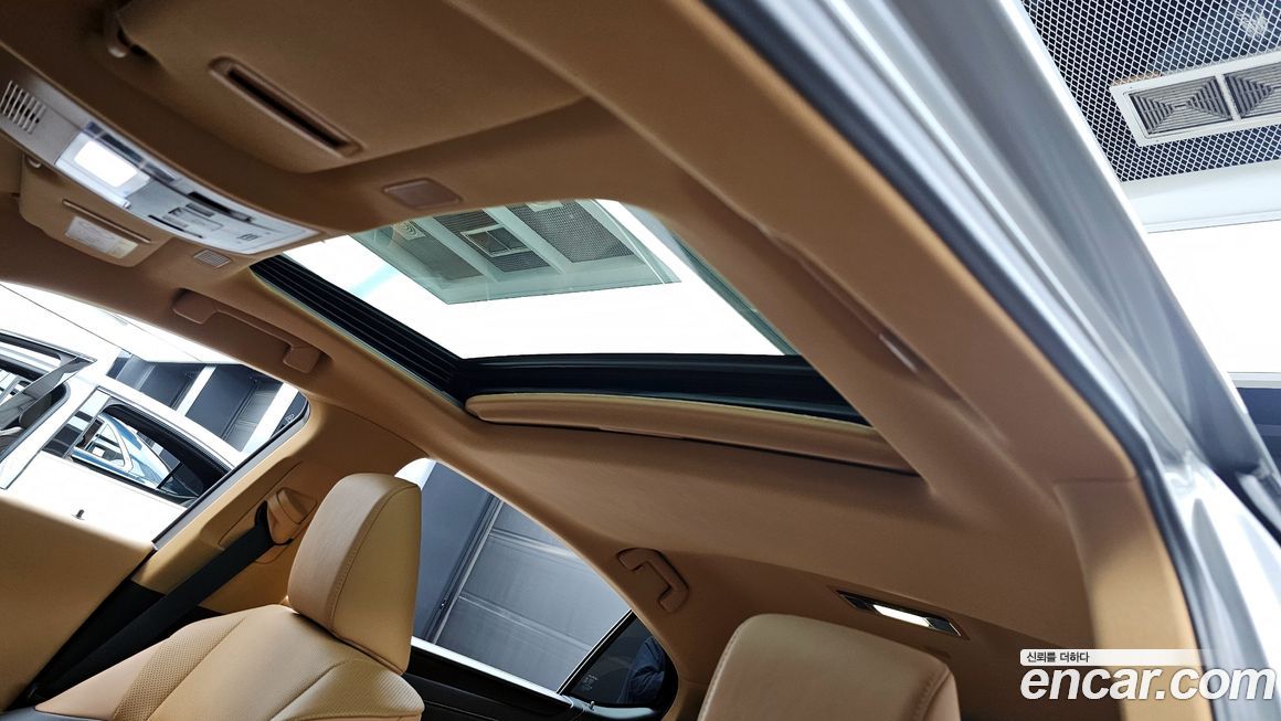 Lexus ES 2024
