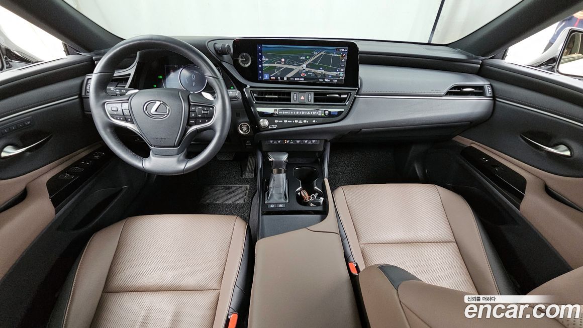 Lexus ES 2024