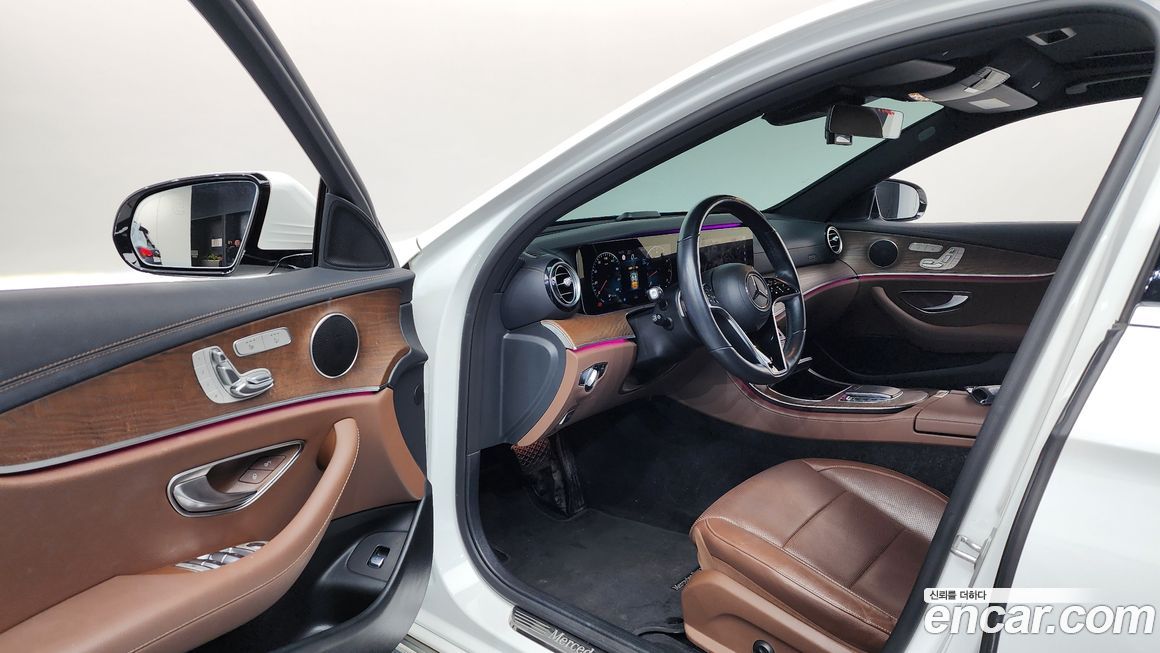Mercedes-Benz E-Class 2021