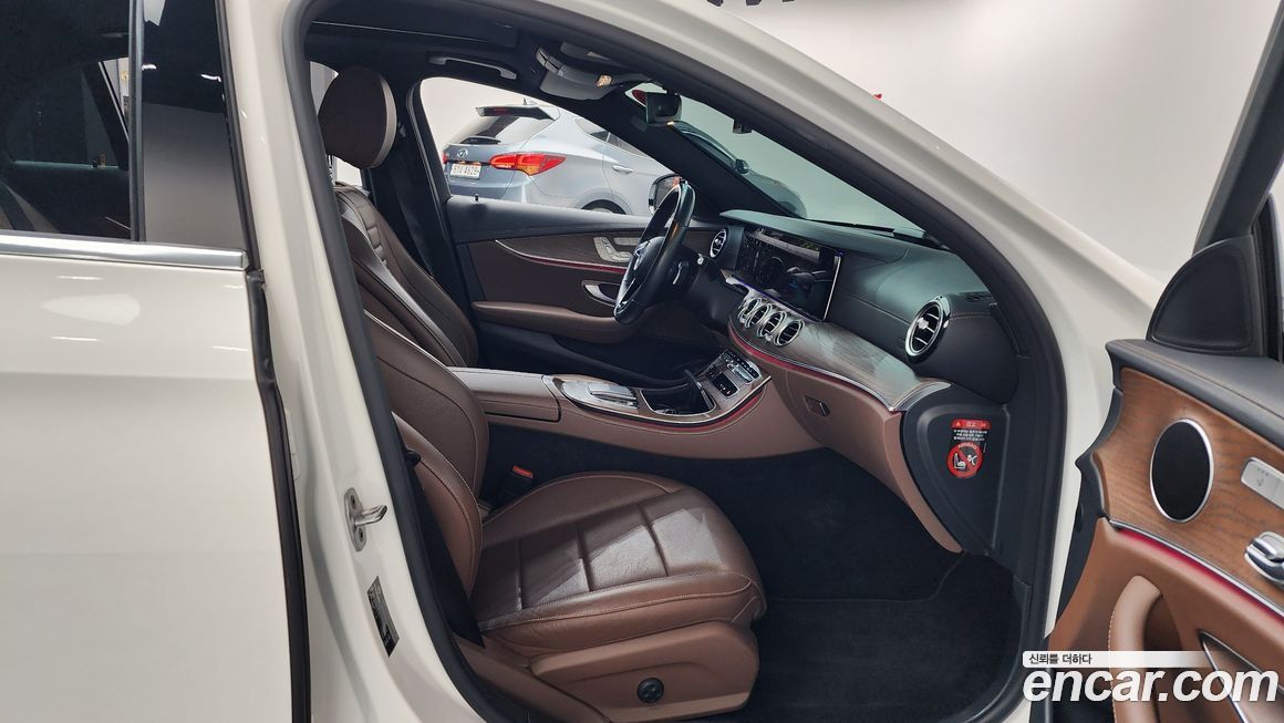 Mercedes-Benz E-Class 2021