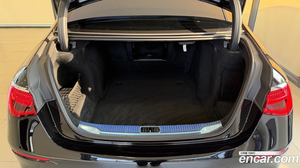 Mercedes-Benz S-Class 2026