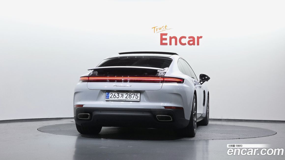 Porsche Panamera 2025