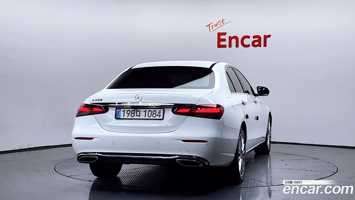 Mercedes-Benz E-Class 2021