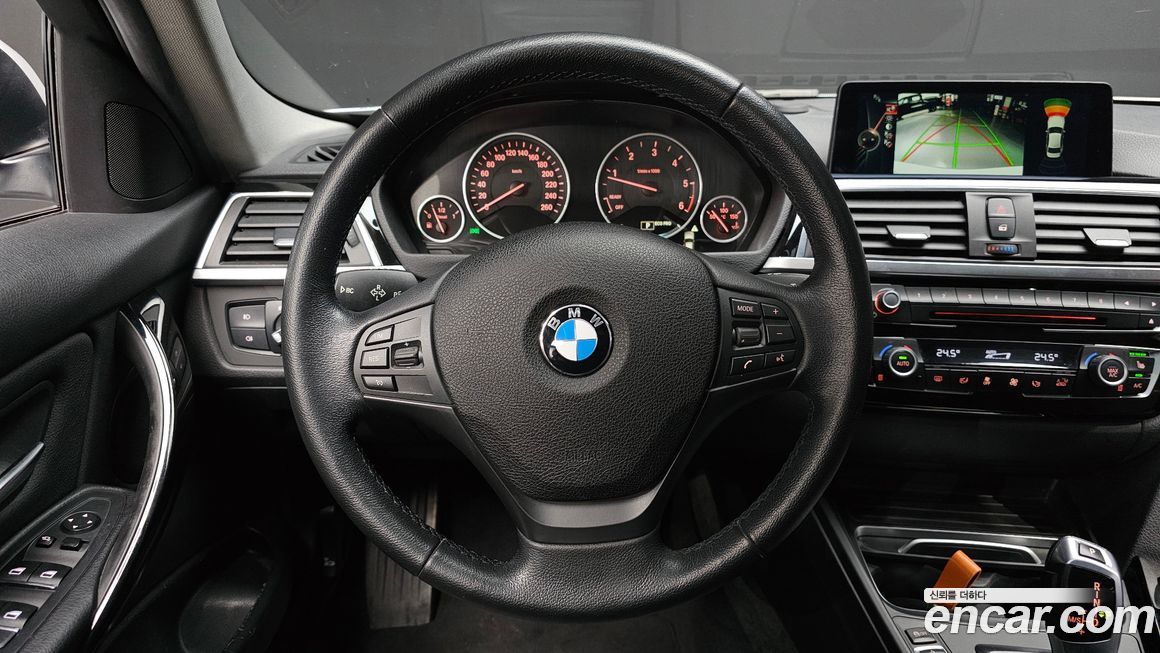 BMW 3-Series 2016