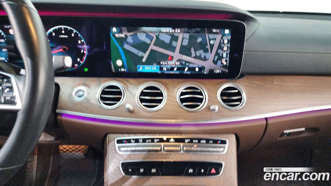 Mercedes-Benz E-Class 2021
