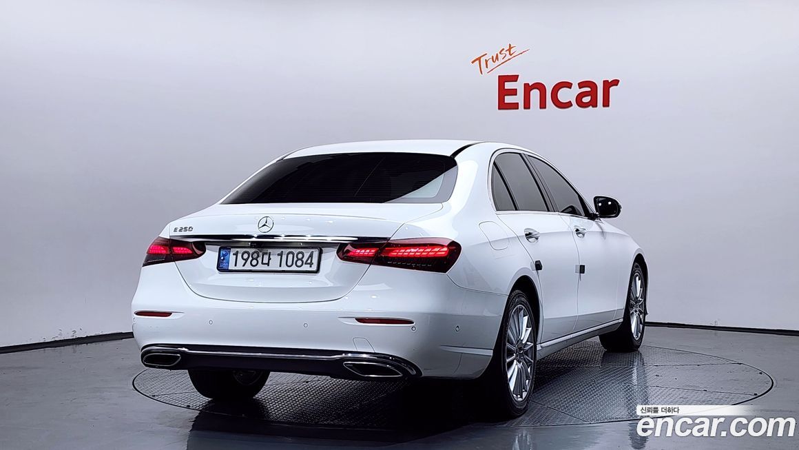 Mercedes-Benz E-Class 2021