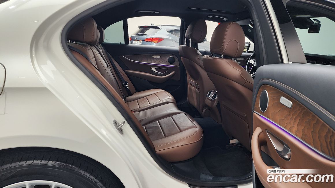 Mercedes-Benz E-Class 2021
