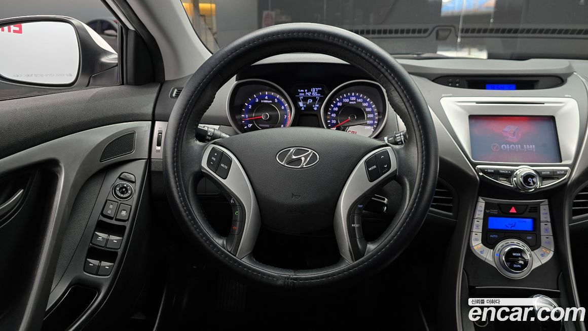 Hyundai AVANTE 2012
