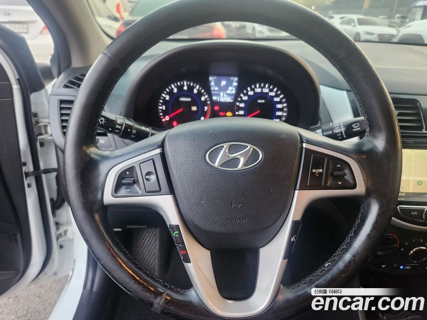 Hyundai Accent 2015