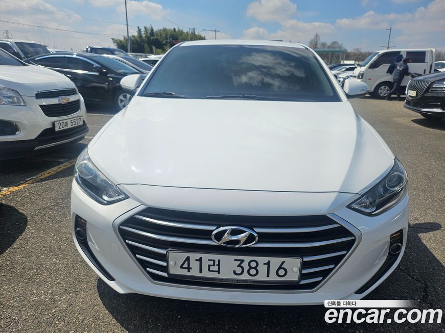 Hyundai AVANTE 2016