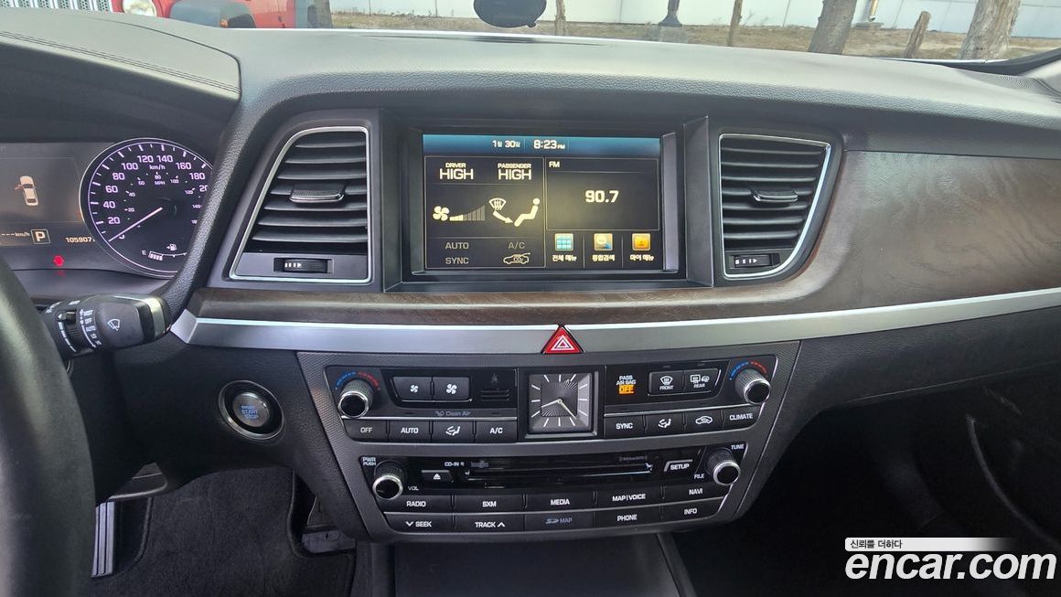 Hyundai Genesis 2015