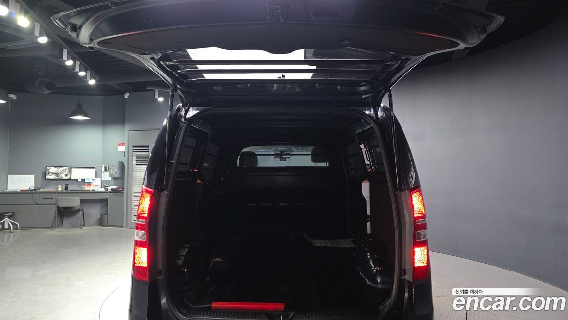 Hyundai Starex 2021