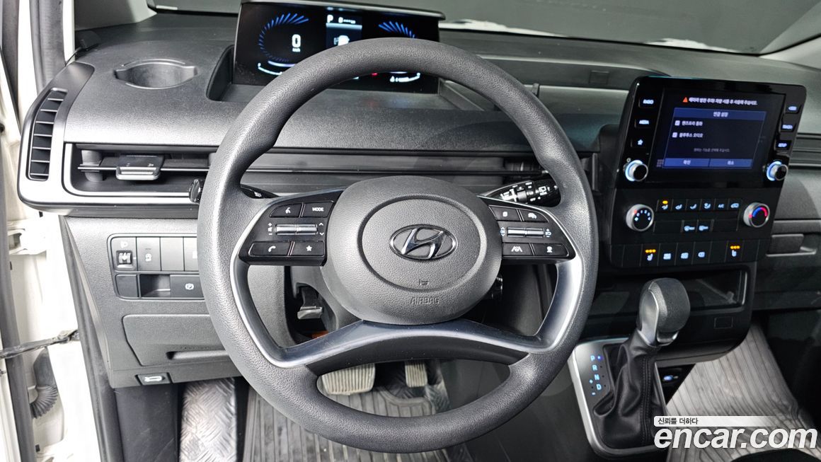 Hyundai Staria 2022